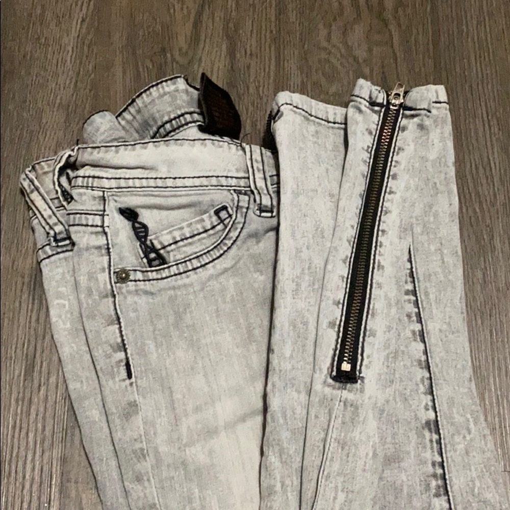 Genetic Denim// light grey skinny jeans// SZ 25